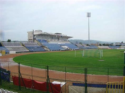 stadion tudor vladimirescu|Stadionul Tudor Vladimirescu (1963) .